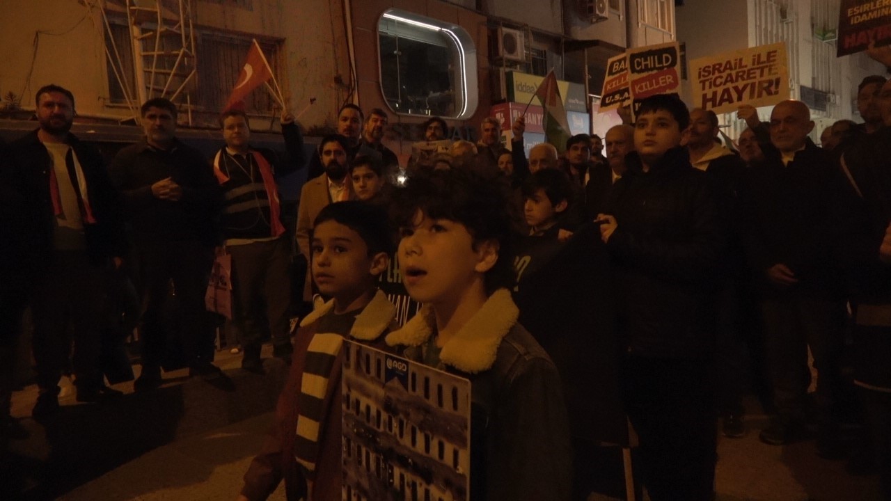 İsrail’in zulmünü protesto etmek için Netanyahu’yu "idam" ettiler
