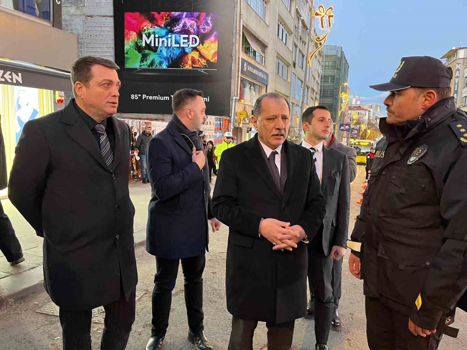 İstanbul İl Emniyet Müdürü Yıldız, Kadıköy’deki denetimleri inceledi
