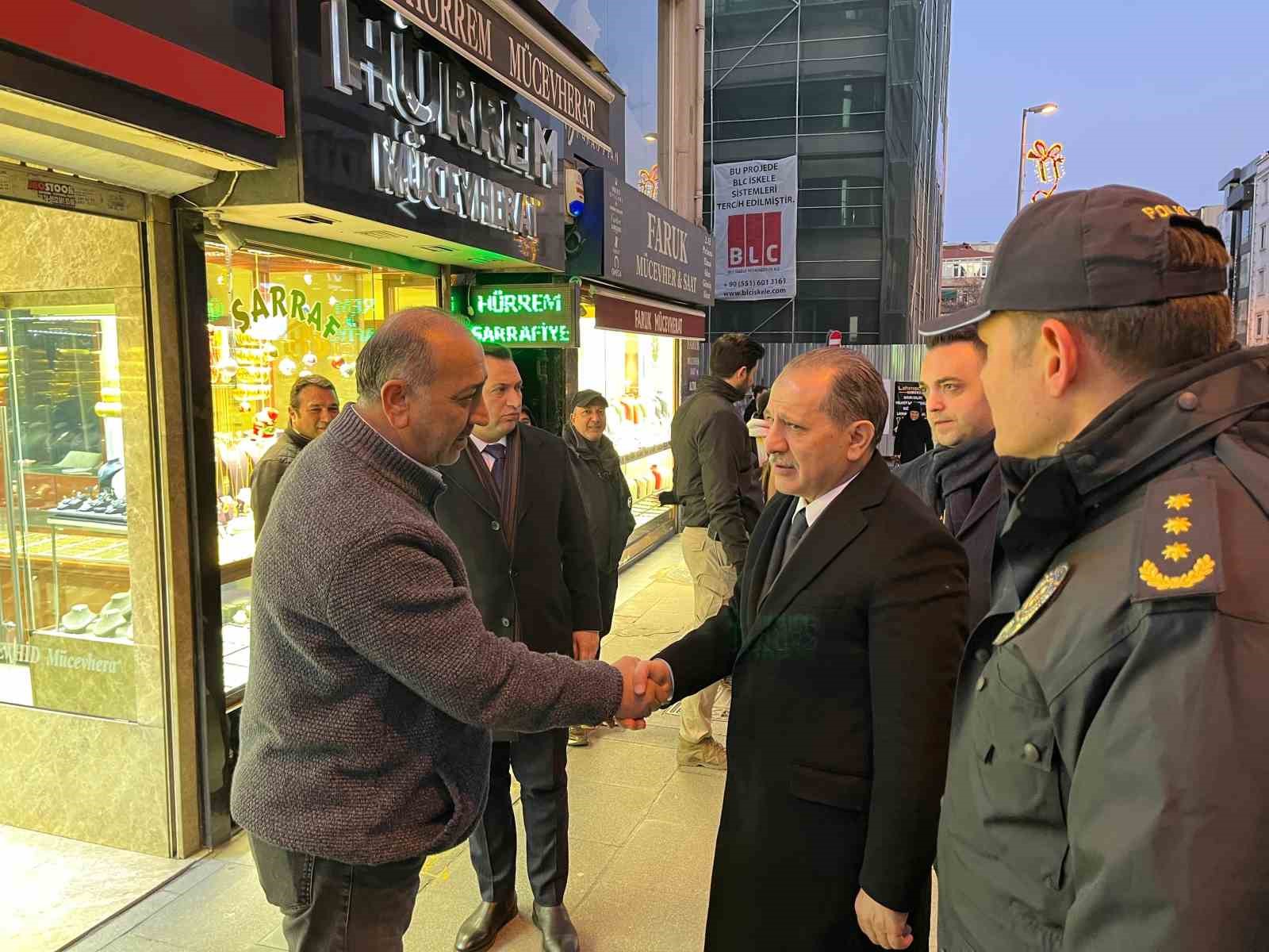 İstanbul İl Emniyet Müdürü Yıldız, Kadıköy’deki denetimleri inceledi
