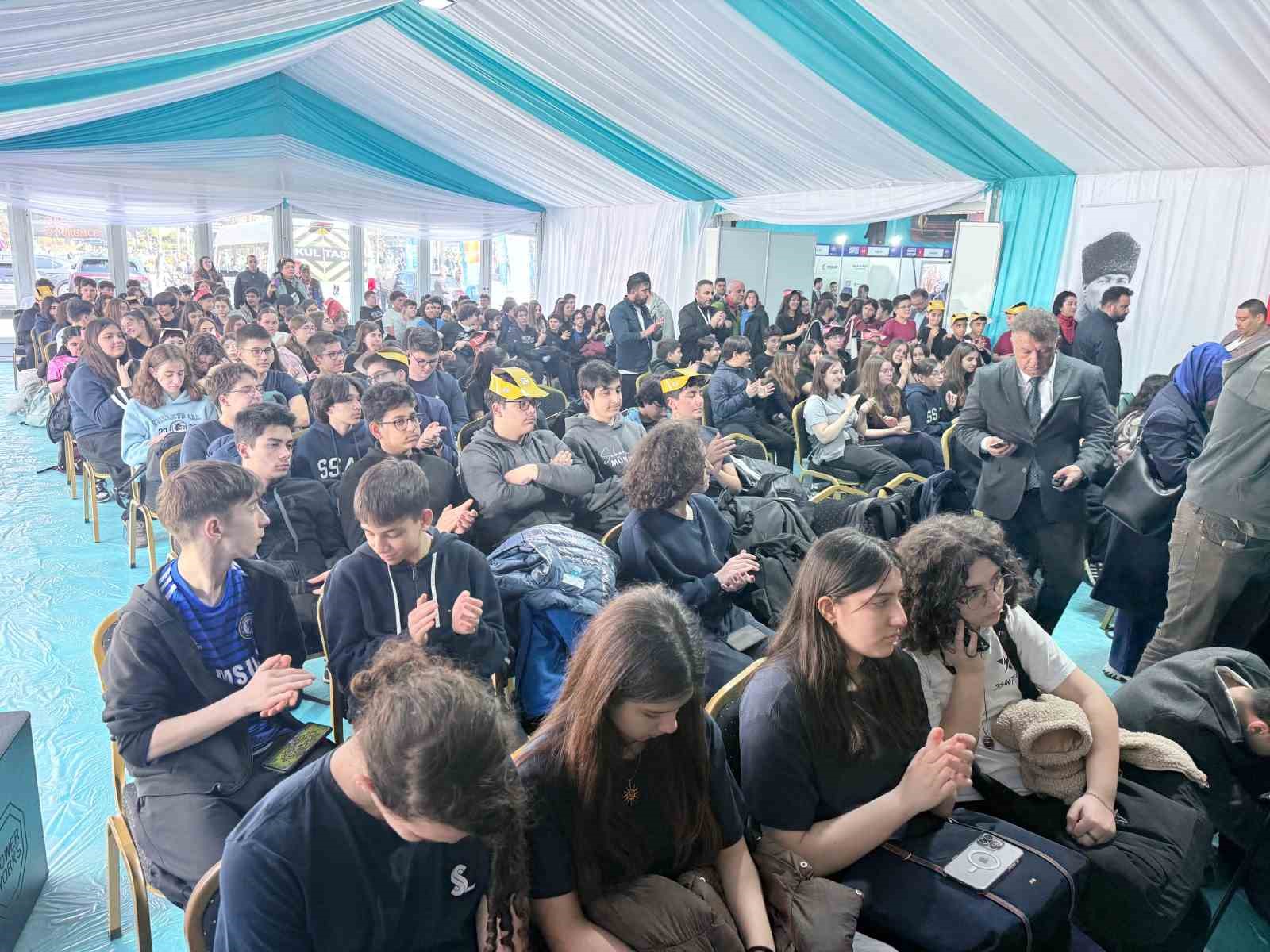 İstanbul Valiliği Beşiktaş Kitap Fuarı düzenlenen törenle açıldı
