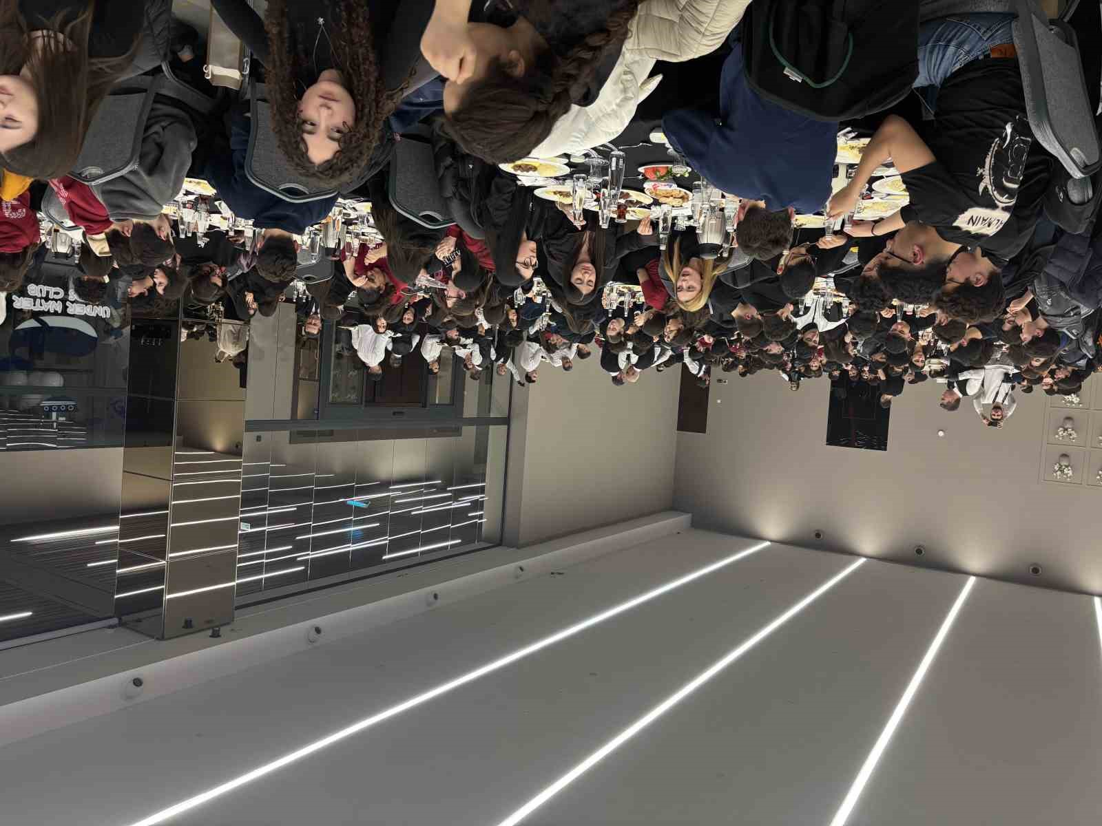 İstanbul Valisi Gül’den lise öğrencilerine burs müjdesi
İstanbul Valisi Gül’den lise öğrencilerine burs müjdesi