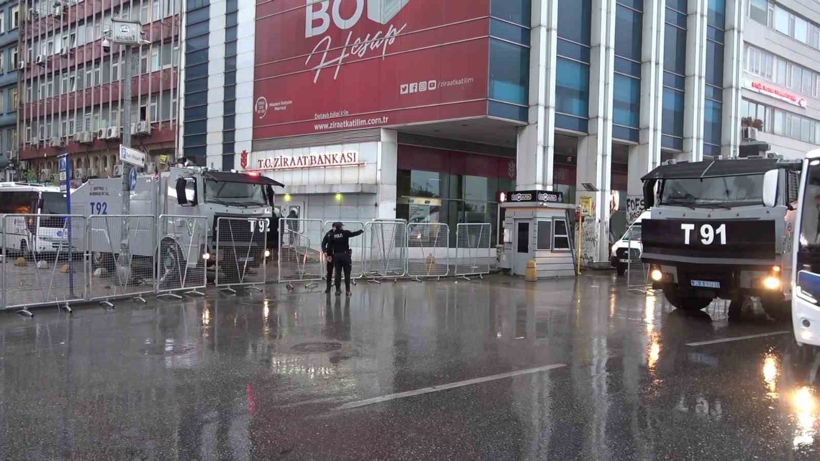 İstanbul’da 1 Mayıs önlemleri: Kadıköy Meydanı araç trafiğine kapatıldı
