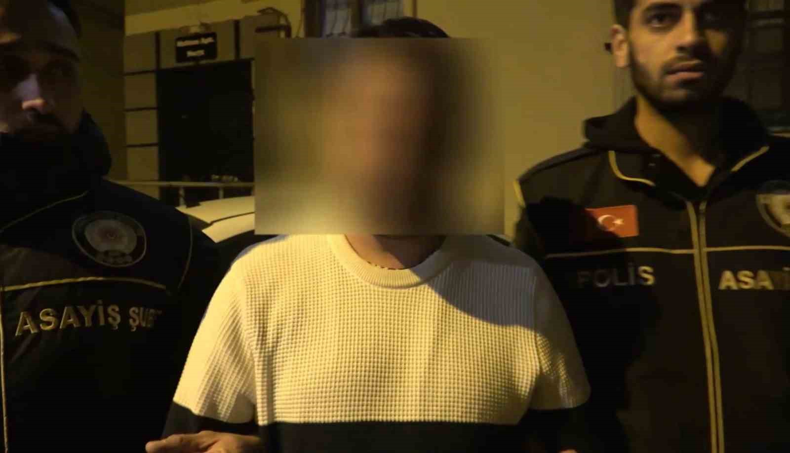 İstanbul’da 2019’daki kayıp dosyasından cinayet çıktı: Eşini öldürüp parçaladı
İstanbul’da 2019’daki kayıp dosyasından cinayet çıktı: Eşini öldürüp parçaladı