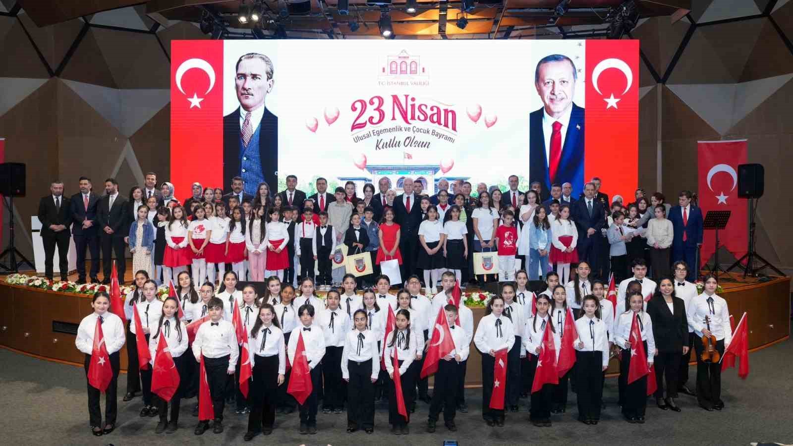 İstanbul’da 23 Nisan coşkusu Devlet Arşivleri Osmanlı Arşivi Külliyesi’nde törenle kutlandı
