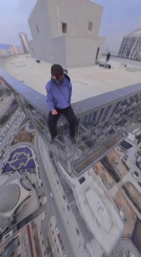 İstanbul’da 270 metreye tırmanış: Rooftop tutkunu genç gökdelenlerde adrenalin peşinde
