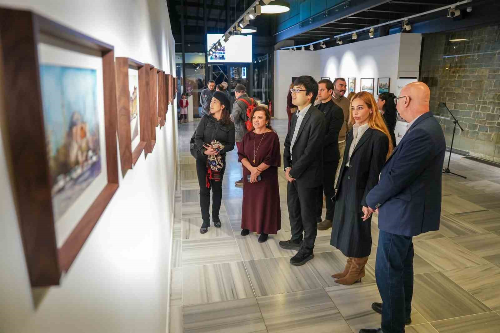"İstanbul’da Bahar" sulu boya sergisi sanatseverlerle buluştu
"İstanbul’da Bahar" sulu boya sergisi sanatseverlerle buluştu