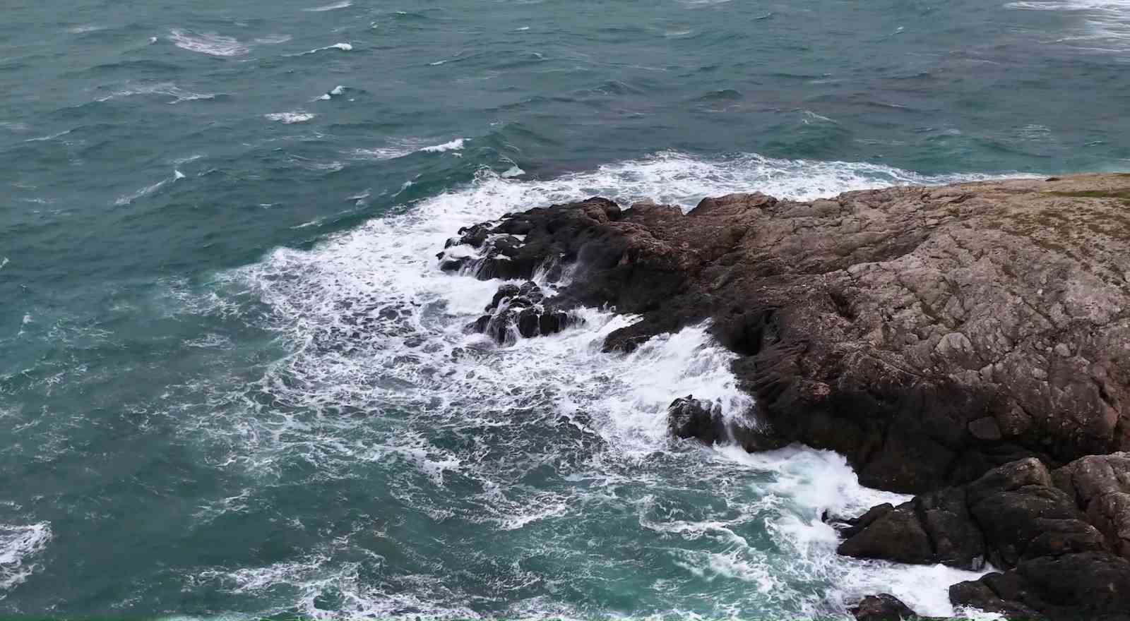 İstanbul’da fırtına Şile Sahili’ni vurdu: Dev dalgalar havadan görüntülendi
