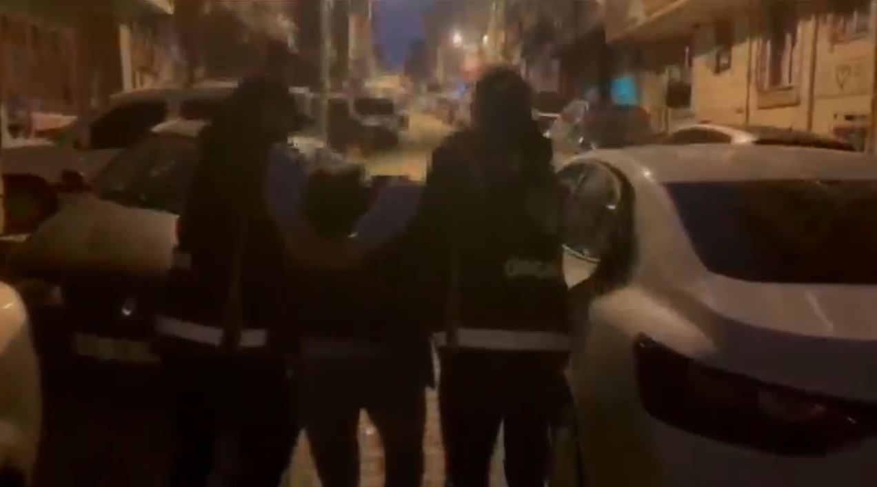 İstanbul’da iş yerlerini silahla ateş açan 7 şüpheli yakalandı

