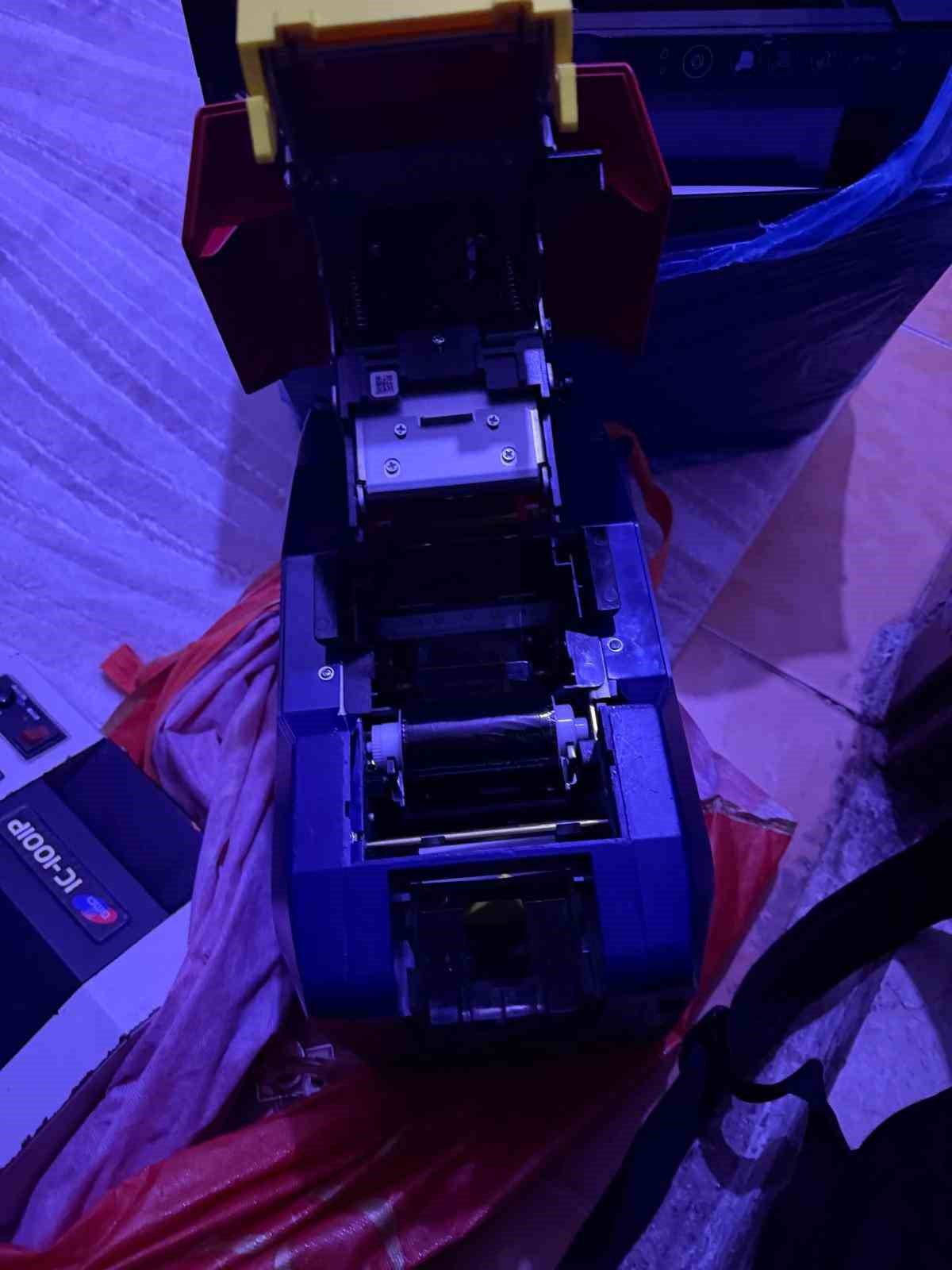 İstanbul’da kargo dolandırıcılığı şebekesine operasyon: 3’ü kadın 10 şüpheli şüpheli adliyeye sevk edildi
