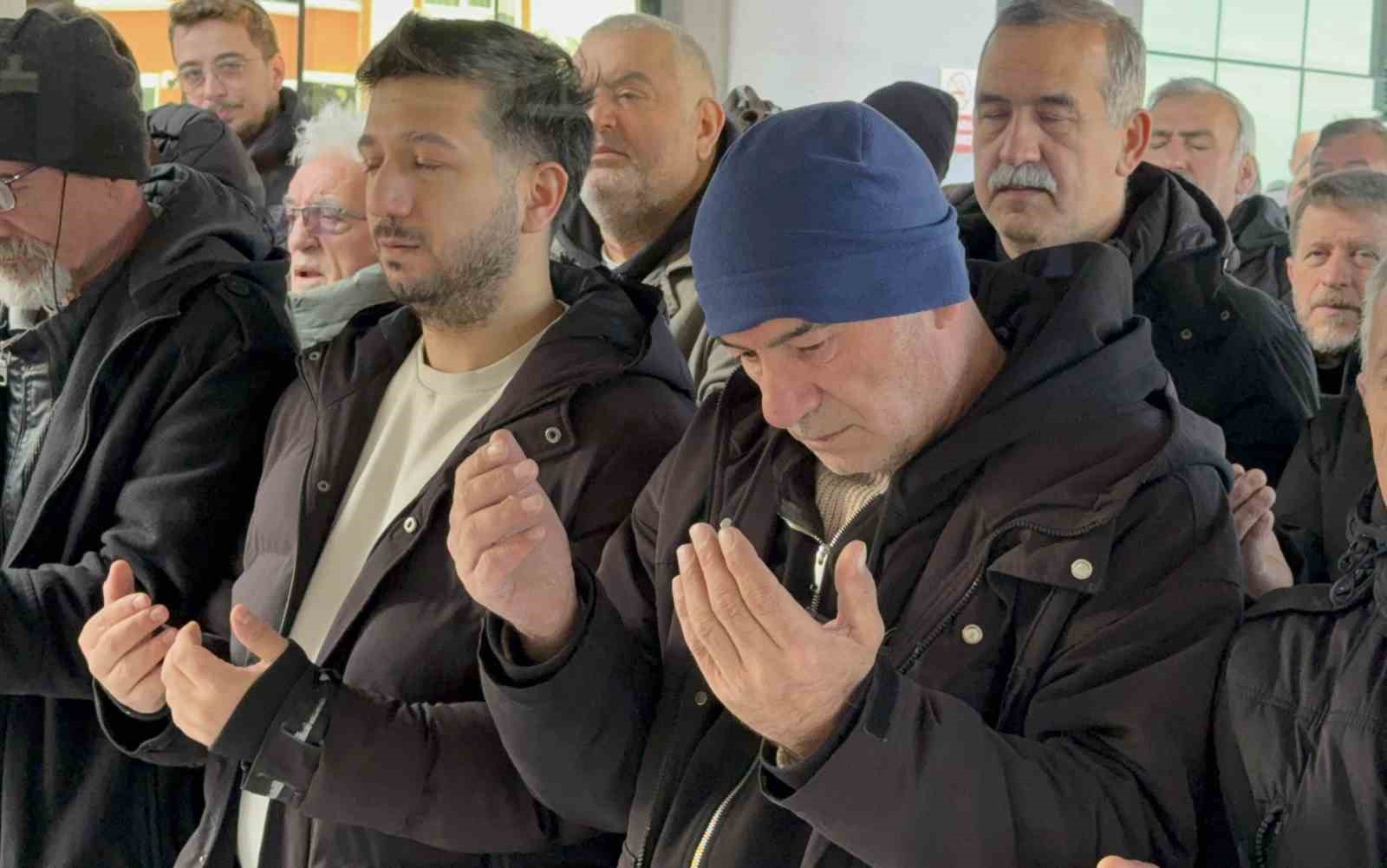 İstanbul’da metronun çarptığı üniversite öğrencisi Samsun’da toprağa verildi
