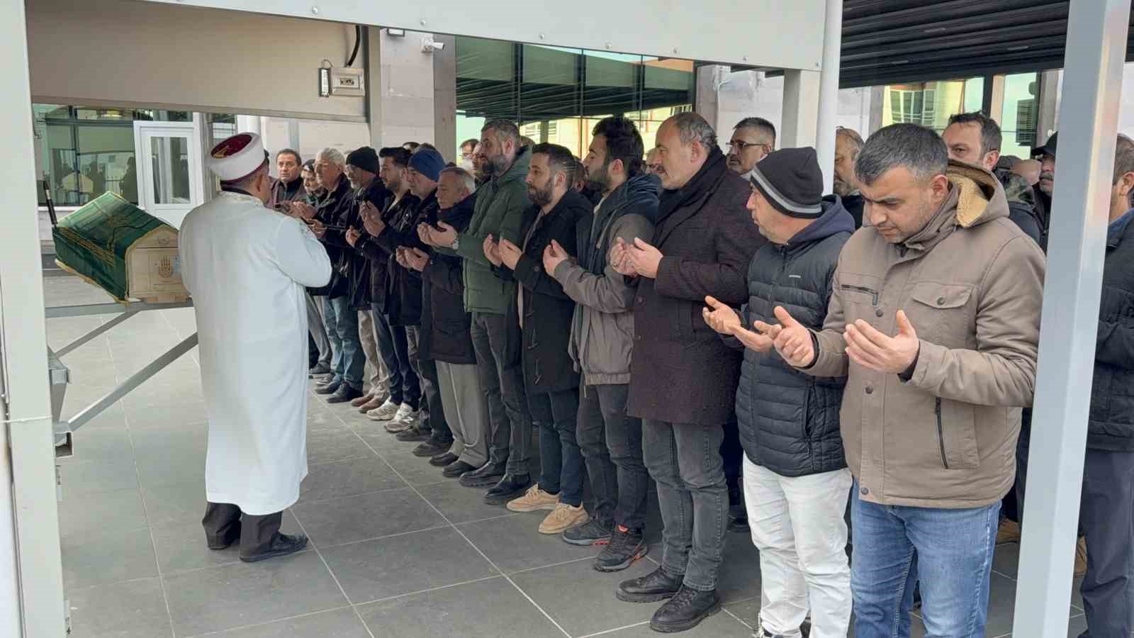 İstanbul’da metronun çarptığı üniversite öğrencisi Samsun’da toprağa verildi
