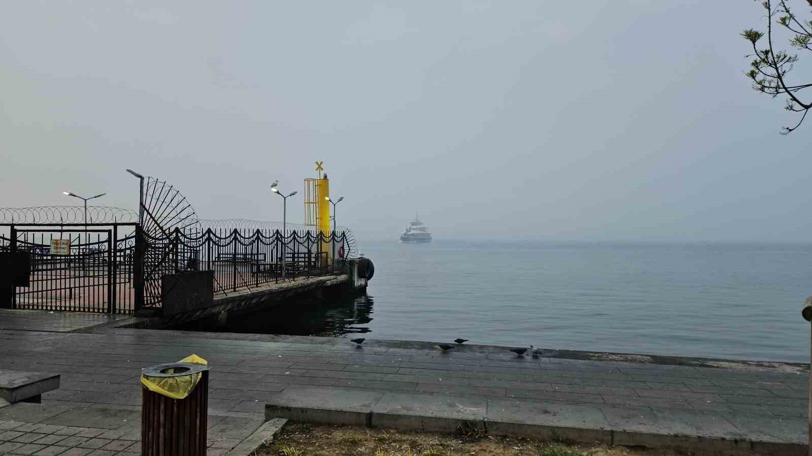 İstanbul’da yoğun sis: Boğaz hattı trafiğe kapatıldı
