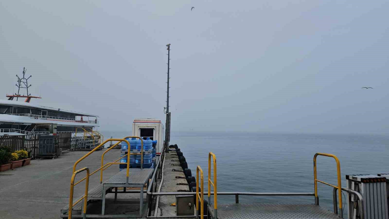 İstanbul’da yoğun sis: Boğaz hattı trafiğe kapatıldı
