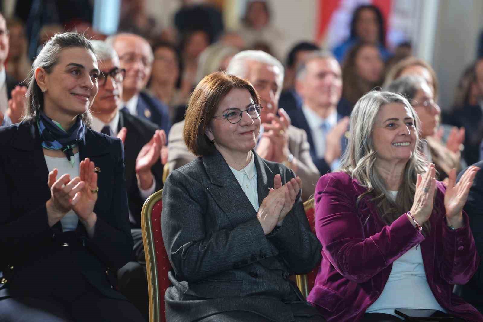 İstanbul’daki belediyeler kadınlar için güçlerini birleştirdi: Başkan Köymen protokole imza attı
