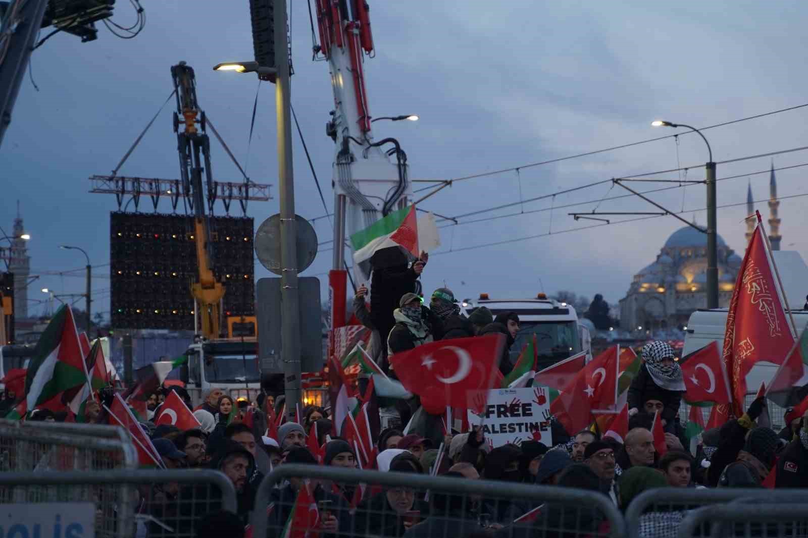 İstanbul’daki Filistin yürüyüşüne yaklaşık 520 bin kişi katıldı
