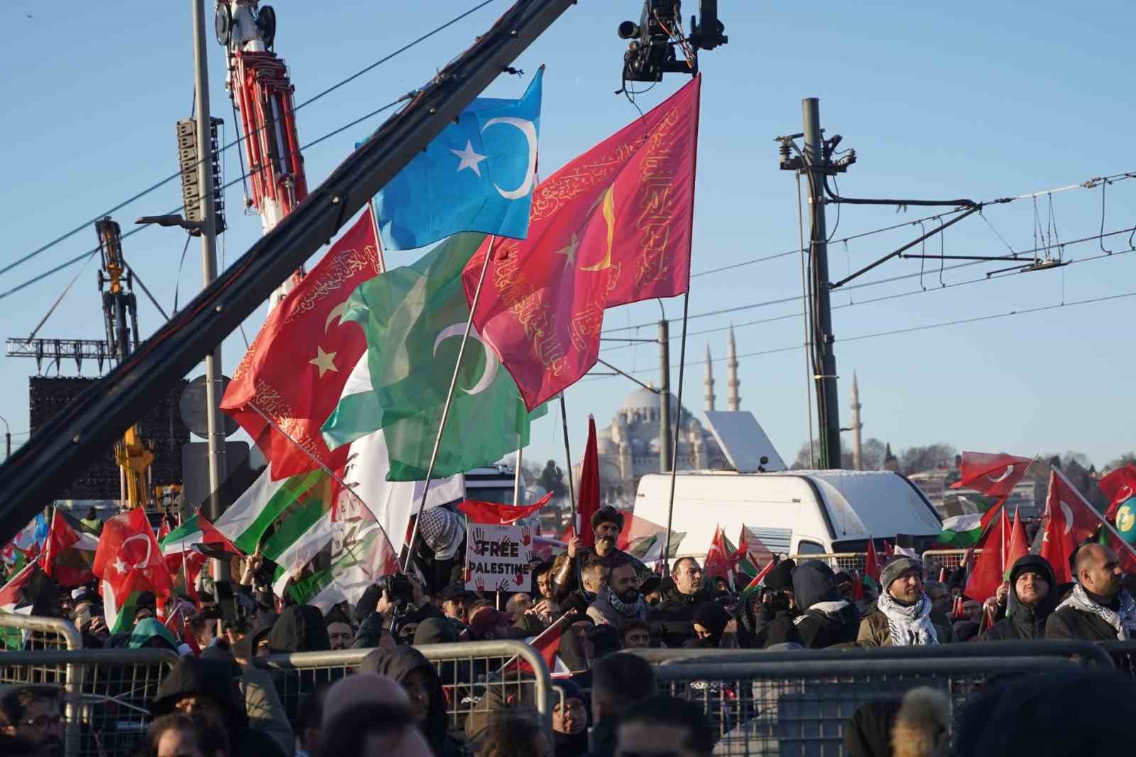 İstanbul’daki Filistin yürüyüşüne yaklaşık 520 bin kişi katıldı
