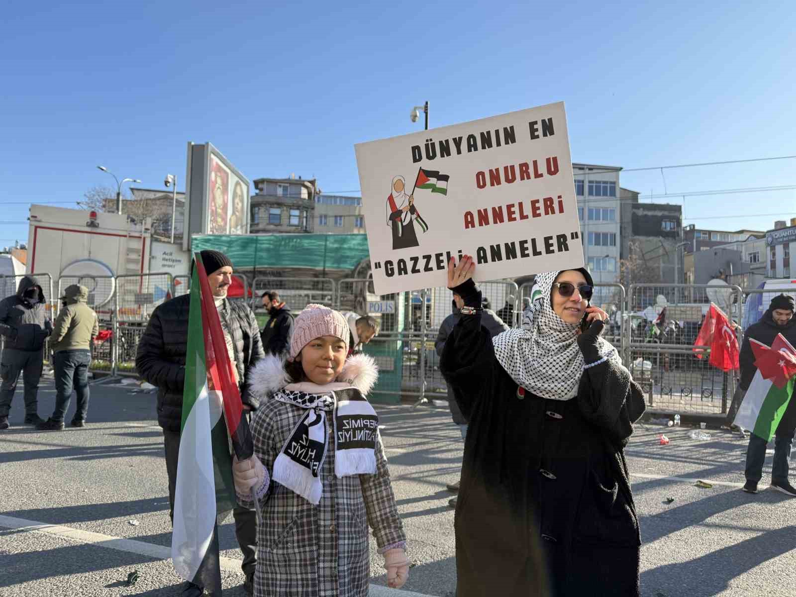 İstanbul’daki Filistin yürüyüşüne yaklaşık 520 bin kişi katıldı
