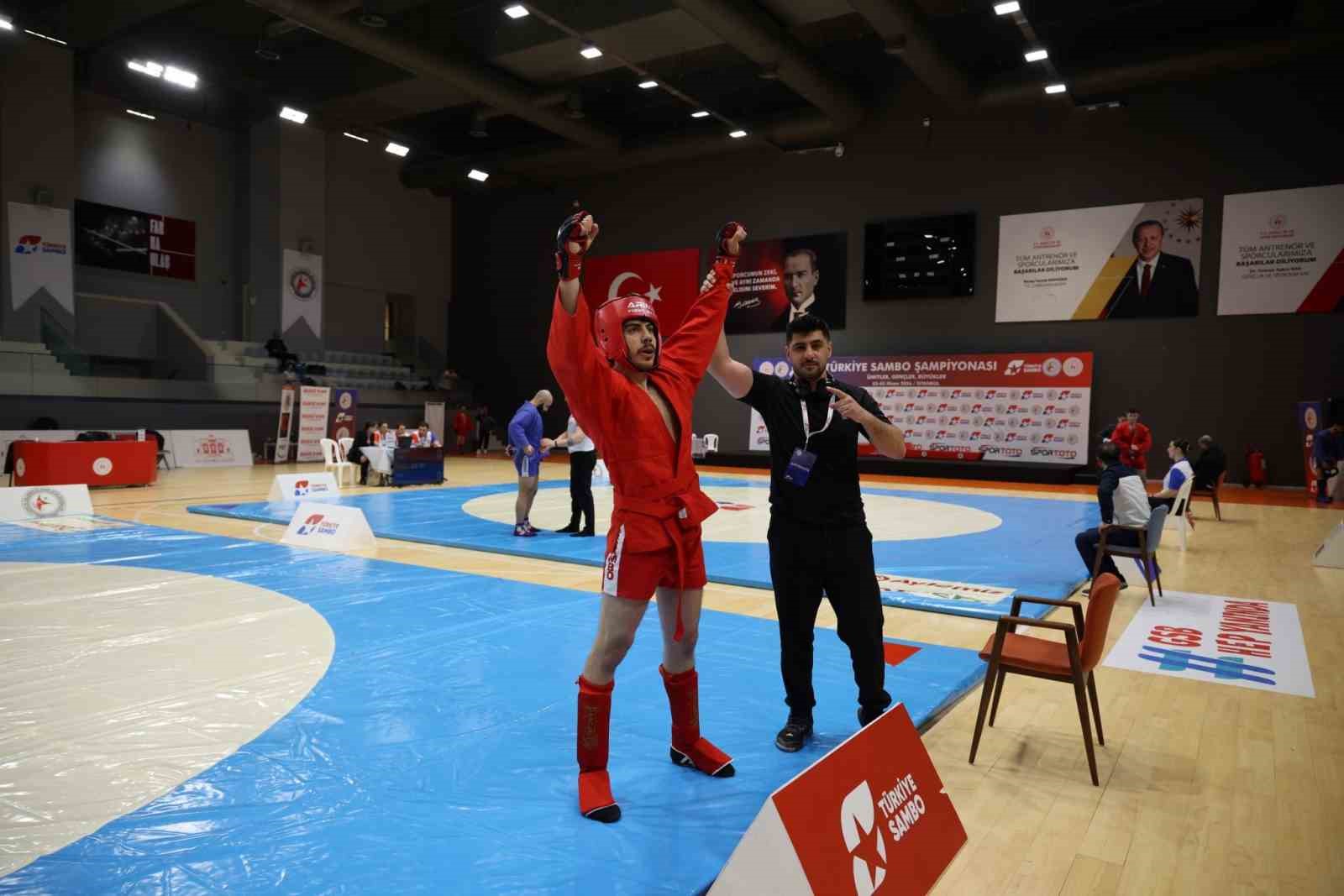 İstanbul’daki ‘Sambo Şampiyonası’nda Elazığ rüzgarı
