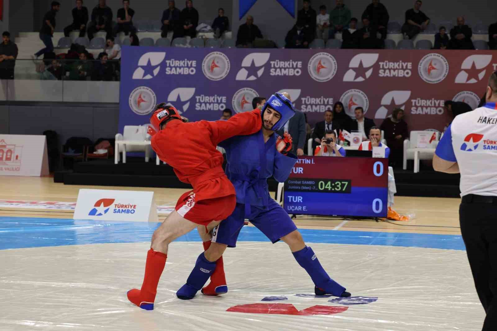 İstanbul’daki ‘Sambo Şampiyonası’nda Elazığ rüzgarı
