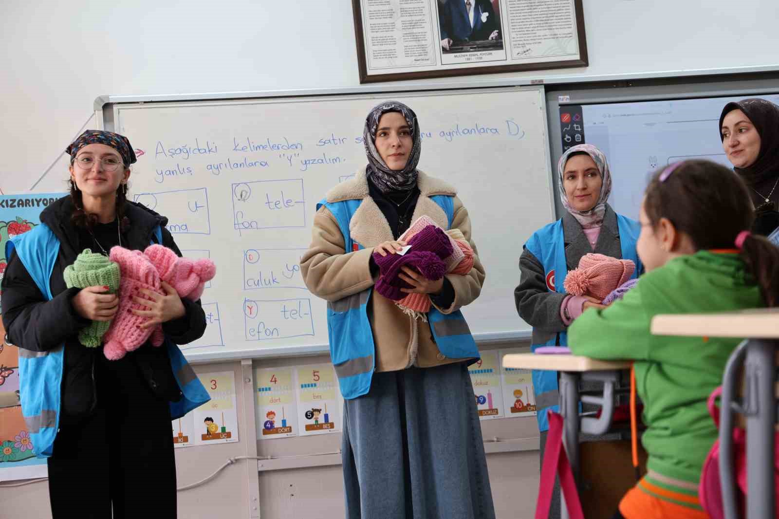 İstanbul’dan Elazığ’a "Isıtan Eller" projesi ile gönül köprüsü
