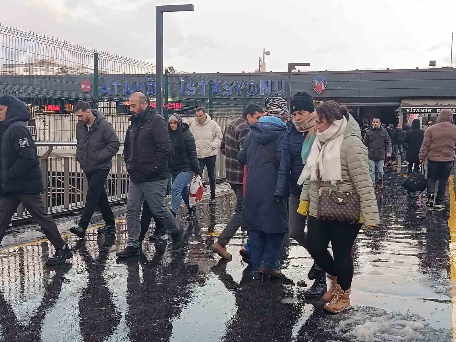 İstanbullular uyarıları dikkate aldı, mesai çıkışında yoğunluk yaşanmadı
