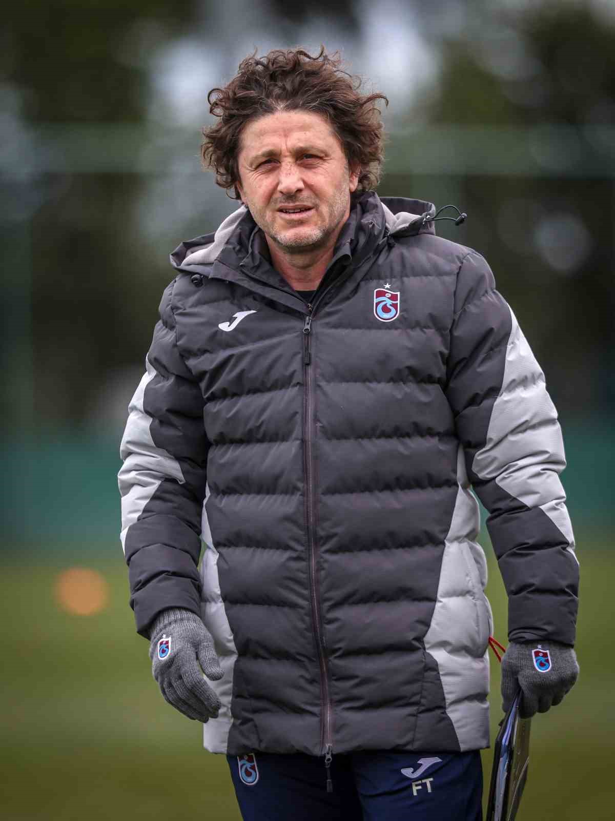 İstanbulspor maçı hazırlıklarını tamamlayan Trabzonspor İstanbul’a gitti
