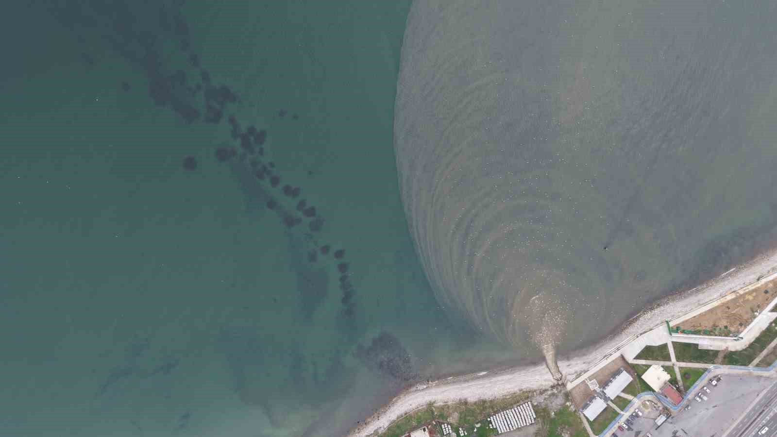 İstanbul’un atık suları Marmara Denizi’nin rengini değiştiriyor

