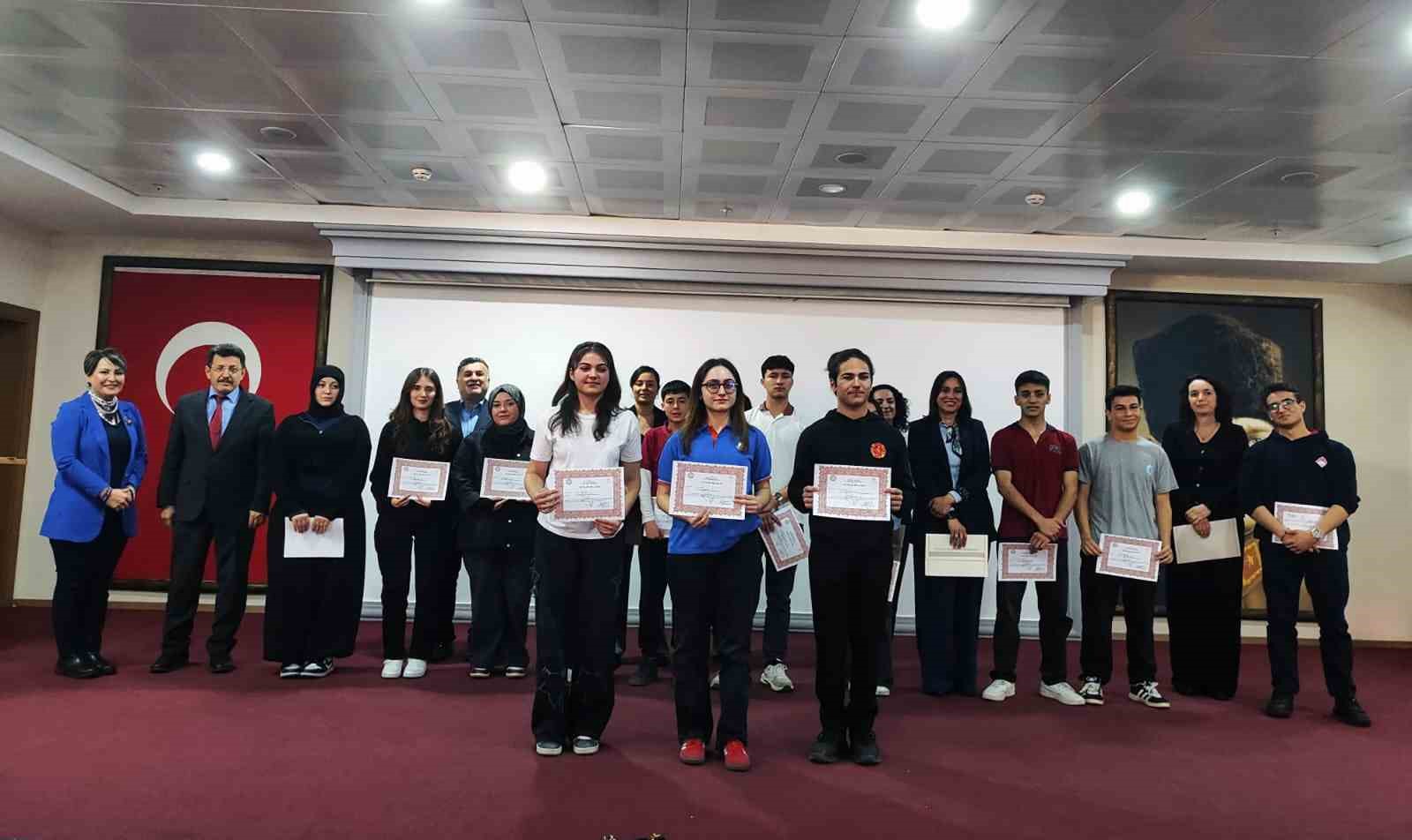İstiklâl Marşı’nı güzel okuma yarışması birincileri belli oldu
