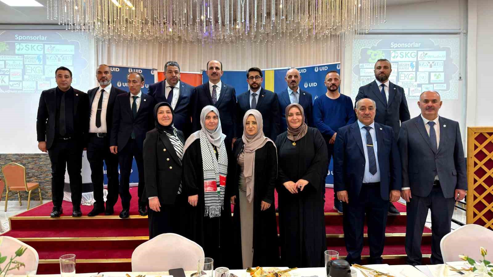 İsveç’te yaşayan Konyalılarla buluşan Başkan Altay: "Gönül coğrafyamızın neresinde bir hemşehrimiz varsa Konya’mızın ve ülkemizin duası, muhabbeti oradadır"
İsveç’te yaşayan Konyalılarla buluşan Başkan Altay: "Gönül coğrafyamızın neresinde bir hemşehrimiz varsa Konya’mızın ve ülkemizin duası, muhabbeti oradadır"