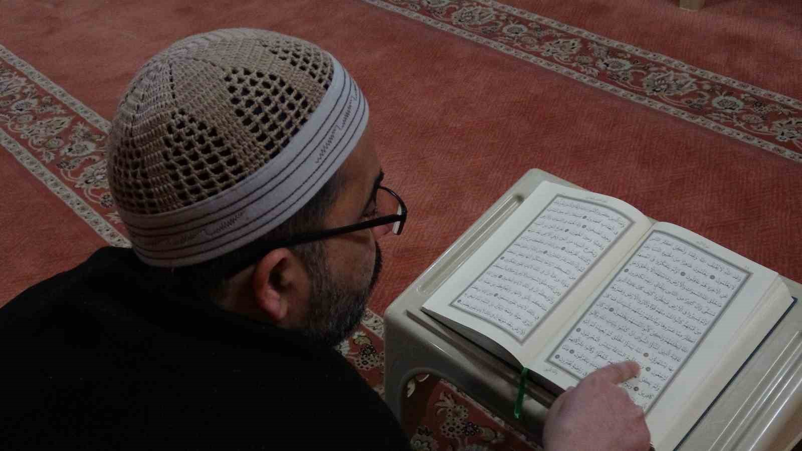 İtikafa girenler Ramazan’ın son günlerini ibadetle geçiriyor
