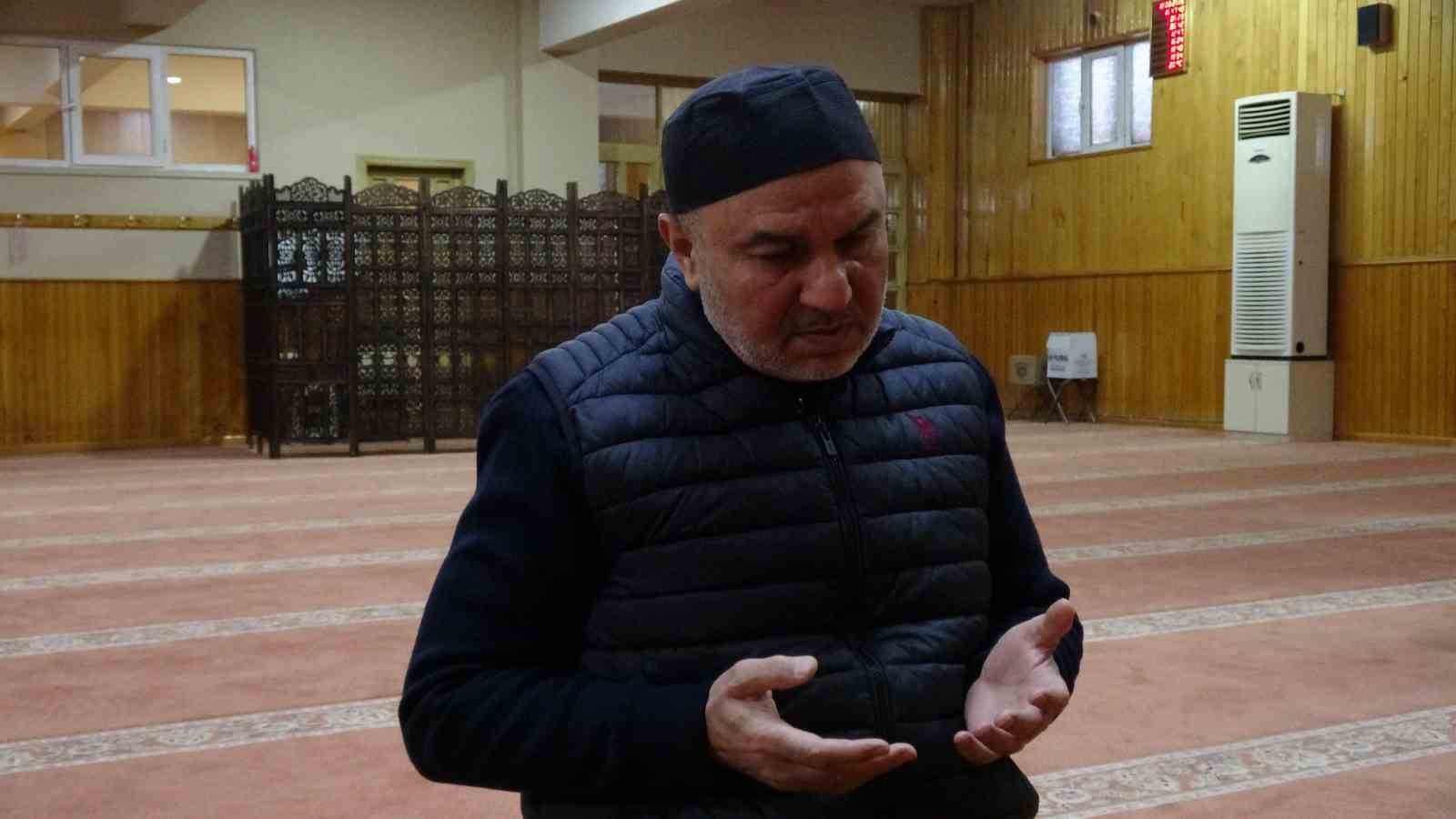 İtikafa girenler Ramazan’ın son günlerini ibadetle geçiriyor
