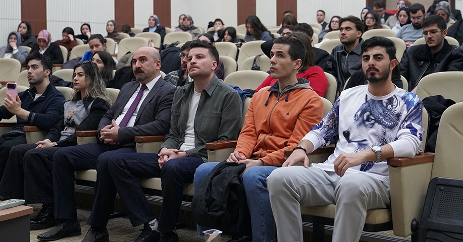 IV. ulusal ETÜ psikoloji öğrenci zirvesi "Terapi odasının kapıları aralanıyor" temasıyla gerçekleştirildi
IV. ulusal ETÜ psikoloji öğrenci zirvesi "Terapi odasının kapıları aralanıyor" temasıyla gerçekleştirildi