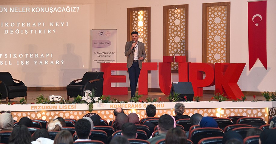 IV. ulusal ETÜ psikoloji öğrenci zirvesi "Terapi odasının kapıları aralanıyor" temasıyla gerçekleştirildi
IV. ulusal ETÜ psikoloji öğrenci zirvesi "Terapi odasının kapıları aralanıyor" temasıyla gerçekleştirildi