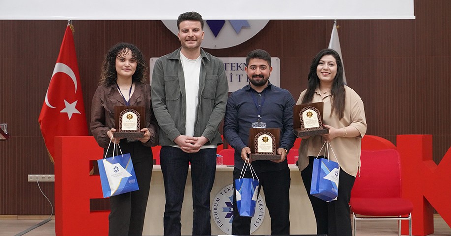 IV. ulusal ETÜ psikoloji öğrenci zirvesi "Terapi odasının kapıları aralanıyor" temasıyla gerçekleştirildi
IV. ulusal ETÜ psikoloji öğrenci zirvesi "Terapi odasının kapıları aralanıyor" temasıyla gerçekleştirildi