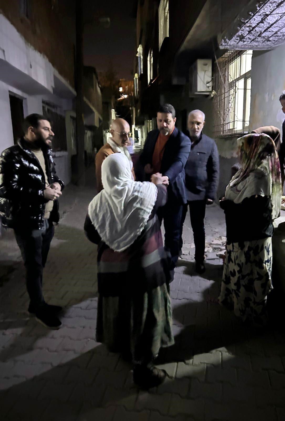 ‘İyilik bulaşıcıdır’ diyerek yola çıktı, ihtiyaç sahiplerinin babası oldu
‘İyilik bulaşıcıdır’ diyerek yola çıktı, ihtiyaç sahiplerinin babası oldu