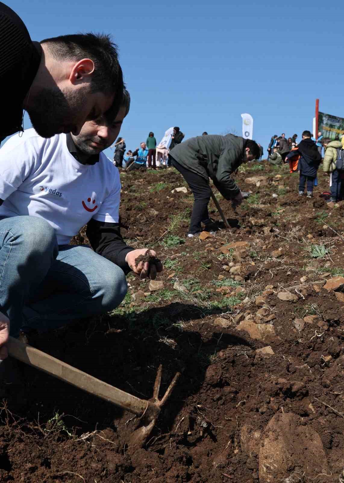 İyilik Kulübü, Yeşil Vatan için sahada
İyilik Kulübü, Yeşil Vatan için sahada
