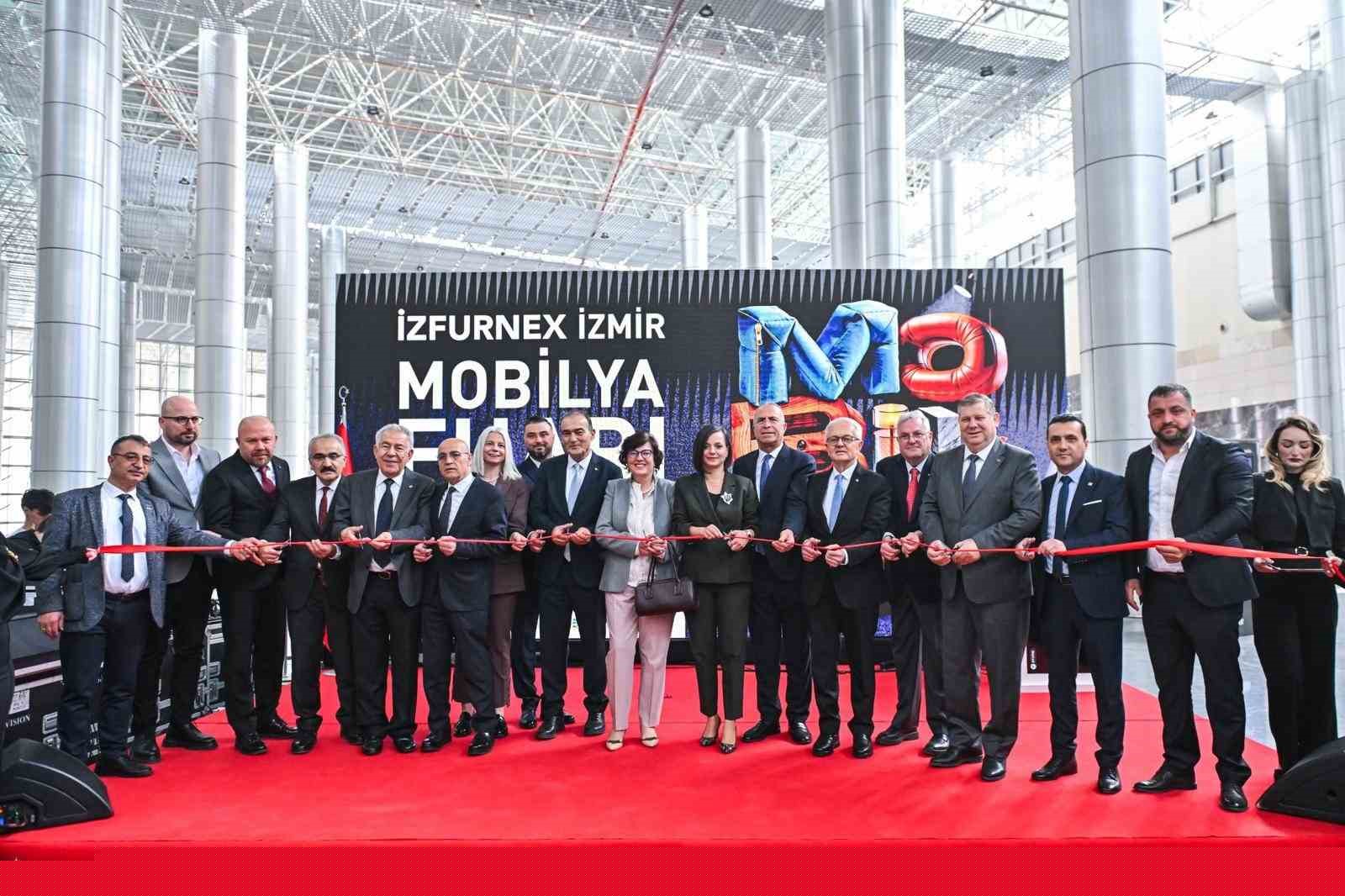 İZFURNEX 2026-İzmir Mobilya Fuarı kapılarını açtı
