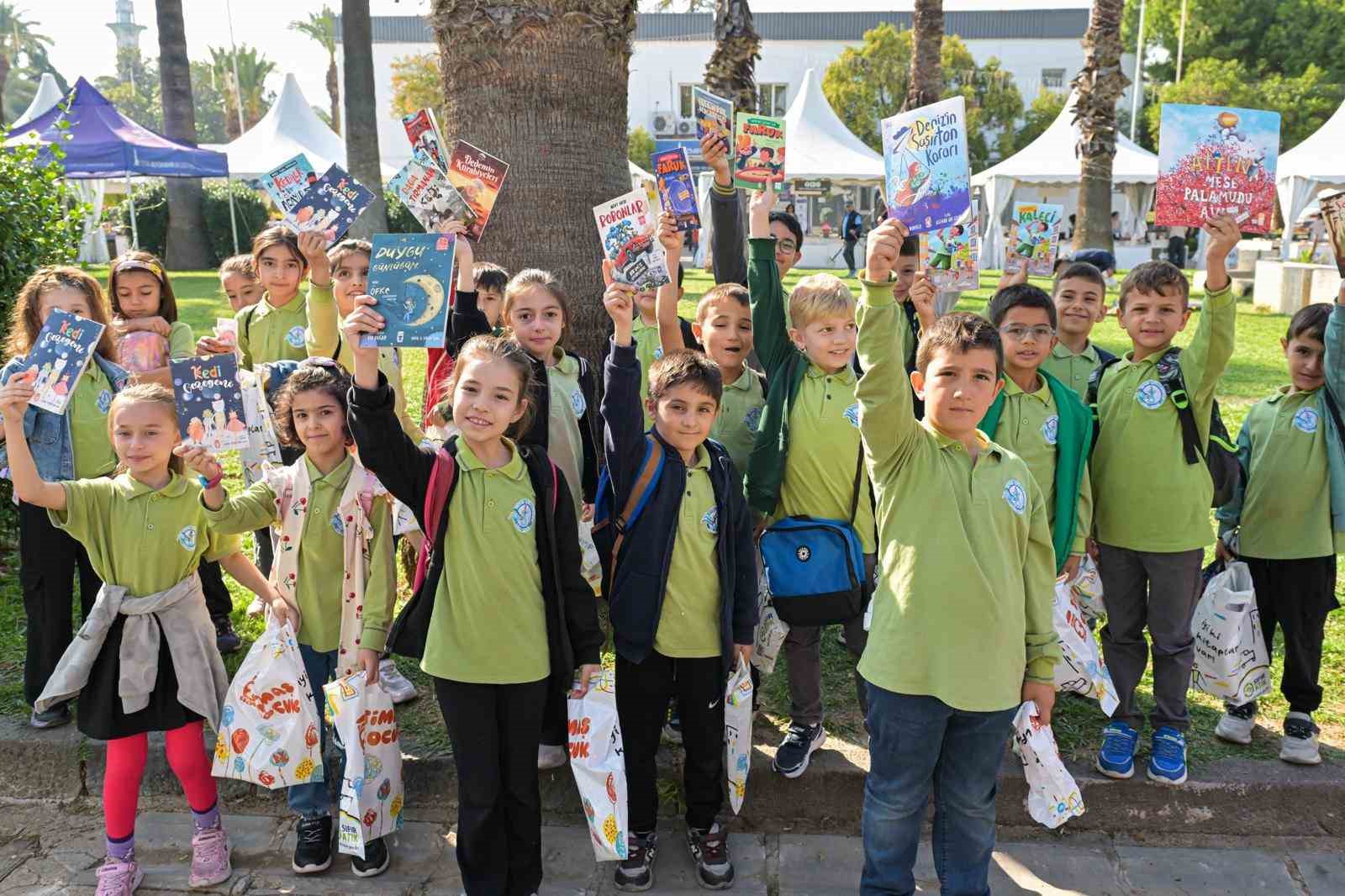 İZKİTAP - 7. İzmir Kitap Fuarı 17-26 Nisan’da Kültürpark’ta
