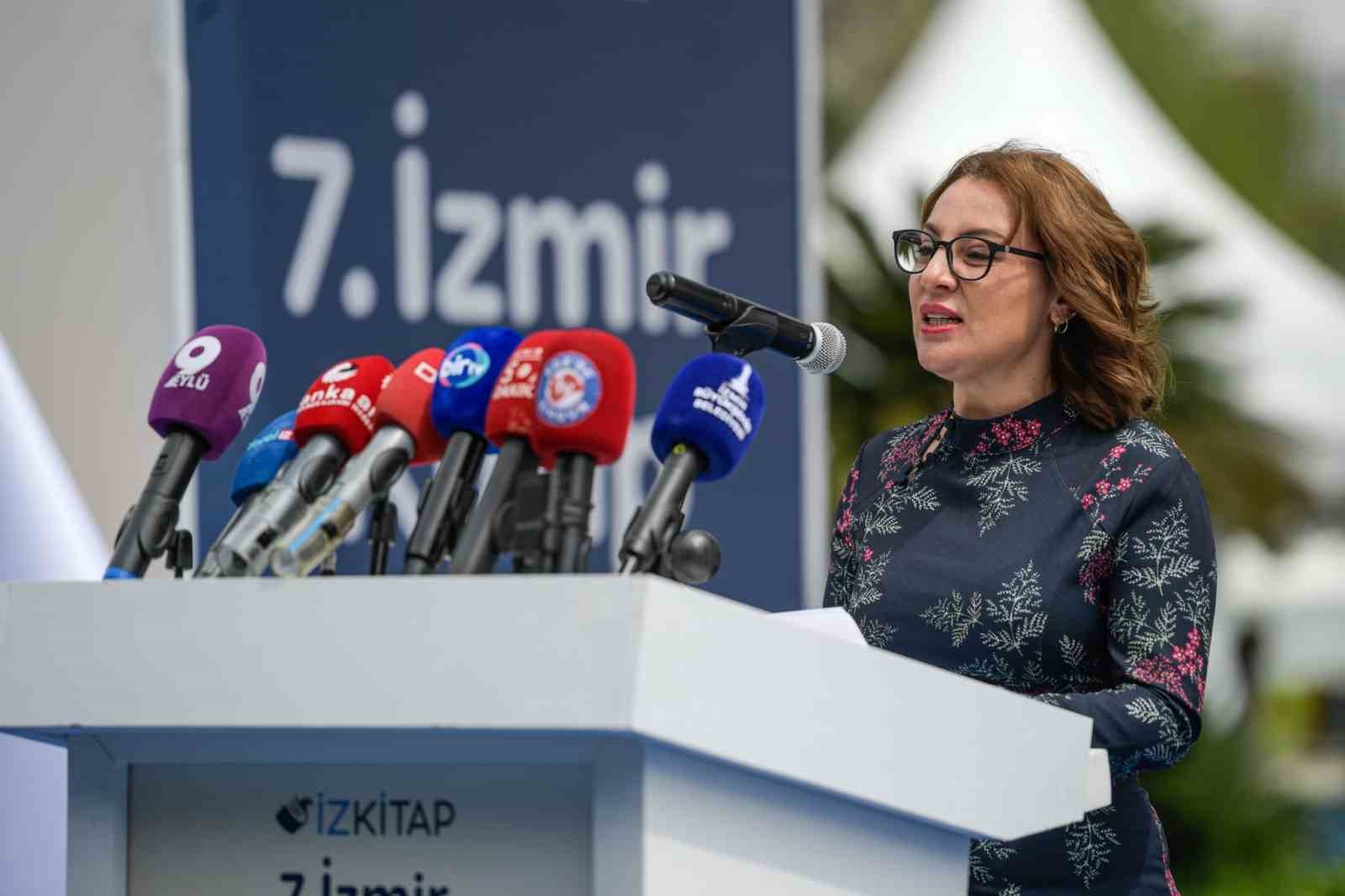 İZKİTAP-7. İzmir Kitap Fuarı kapılarını açtı
