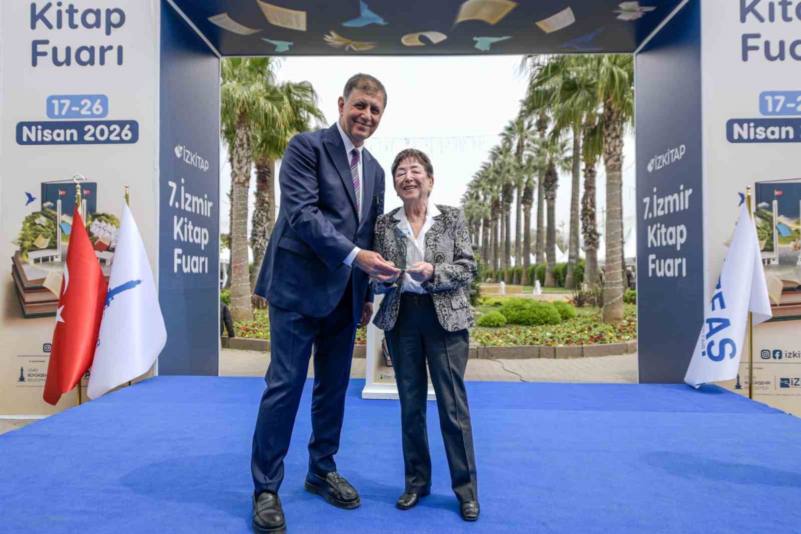 İZKİTAP-7. İzmir Kitap Fuarı kapılarını açtı
