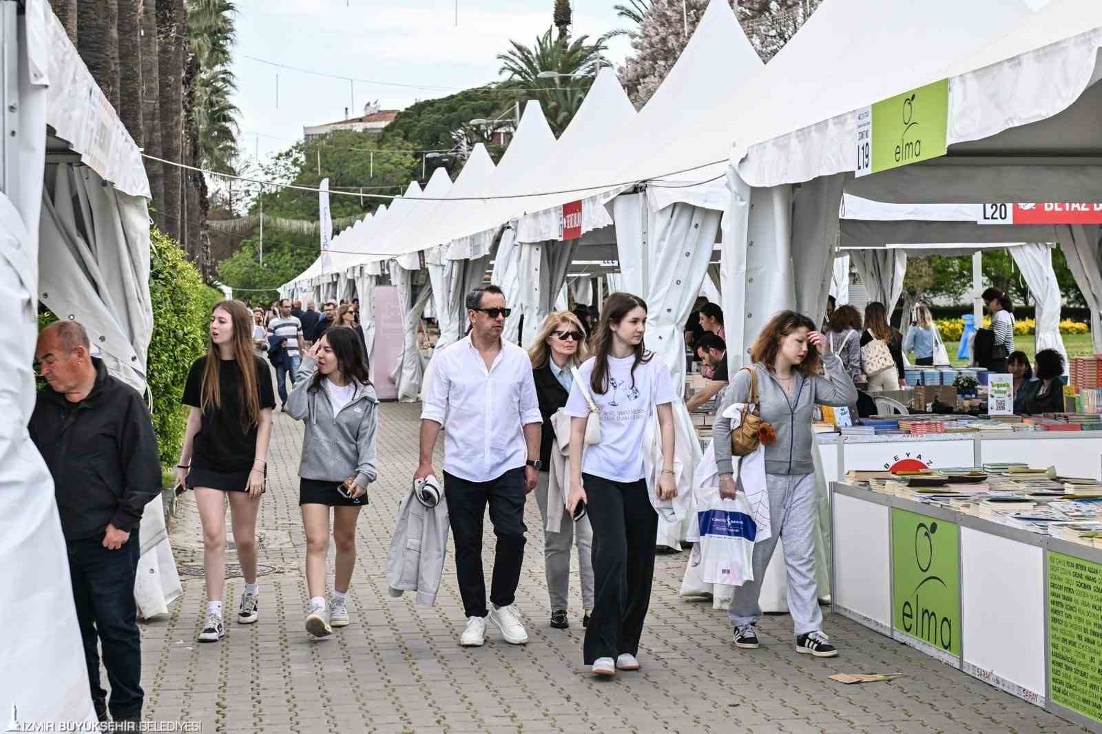 İZKİTAP’ta bilim ve edebiyat buluşuyor
