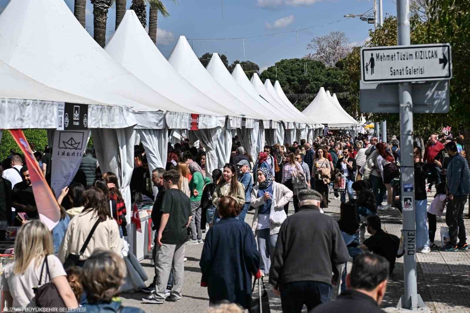 İZKİTAP’ta edebiyatla dolu hafta sonu
