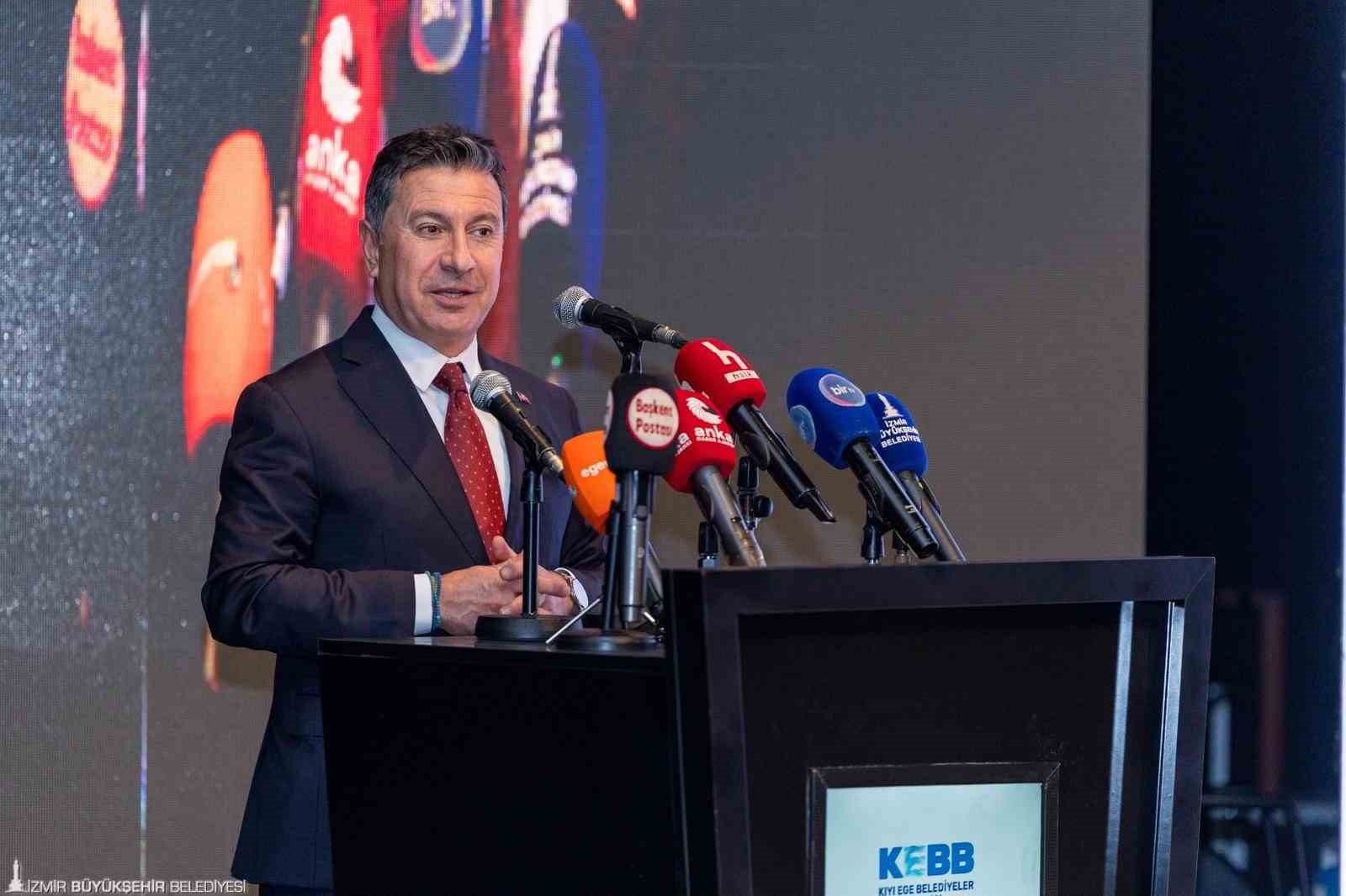 İzmir Büyükşehir Belediye Başkanı Tugay: "Birden fazla yangın uçağı kiralamaya hazırız"
