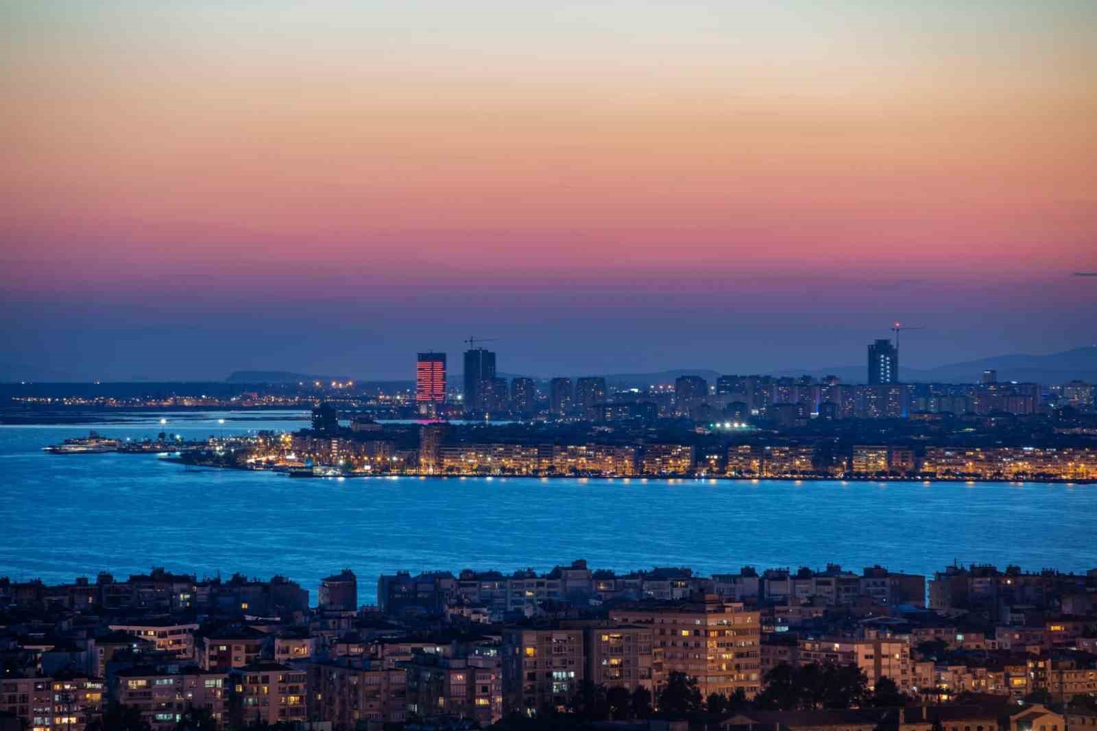 İzmir Büyükşehir Belediyesi’nden kamuya büyük destek
İzmir Büyükşehir Belediyesi’nden kamuya büyük destek