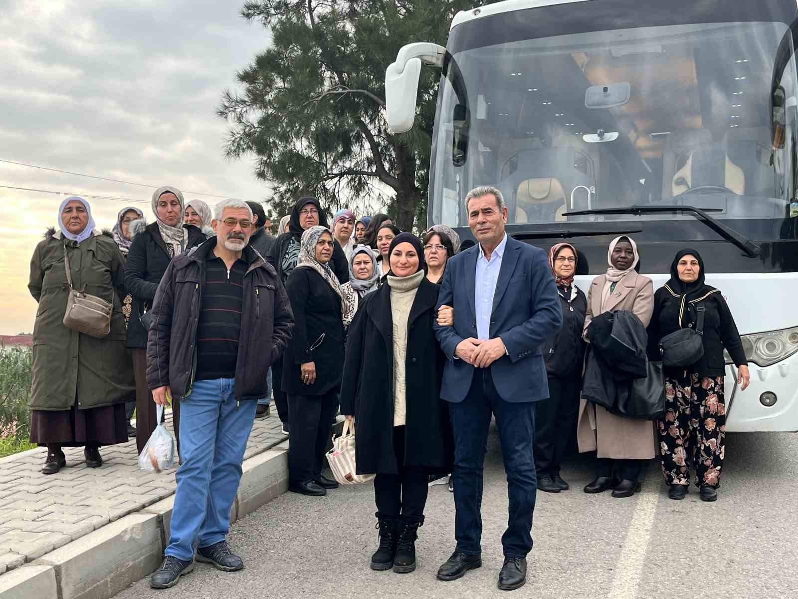 İzmir Büyükşehir’den Bayındırlı kadınlara festival sürprizi: 150 kadın festivale taşındı
