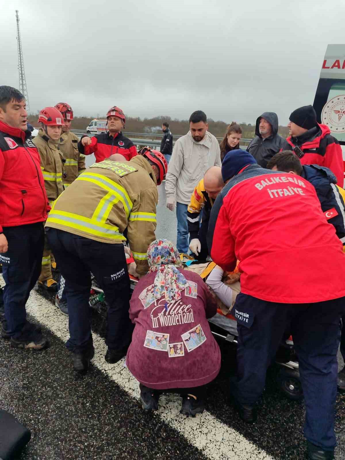 İzmir-İstanbul Otoyolu’nda zincirleme kaza: 1 ölü, 10 yaralı
İzmir-İstanbul Otoyolu’nda zincirleme kaza: 1 ölü, 10 yaralı