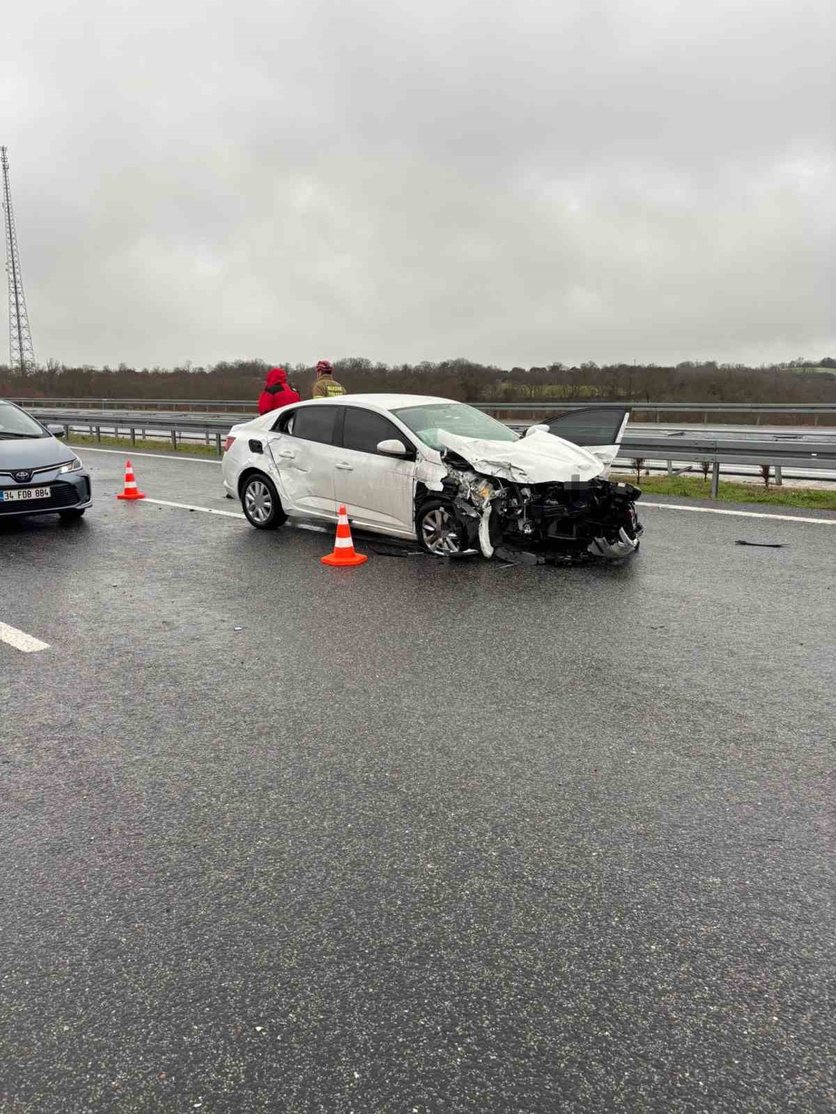 İzmir-İstanbul Otoyolu’nda zincirleme kaza: 1 ölü, 10 yaralı
İzmir-İstanbul Otoyolu’nda zincirleme kaza: 1 ölü, 10 yaralı