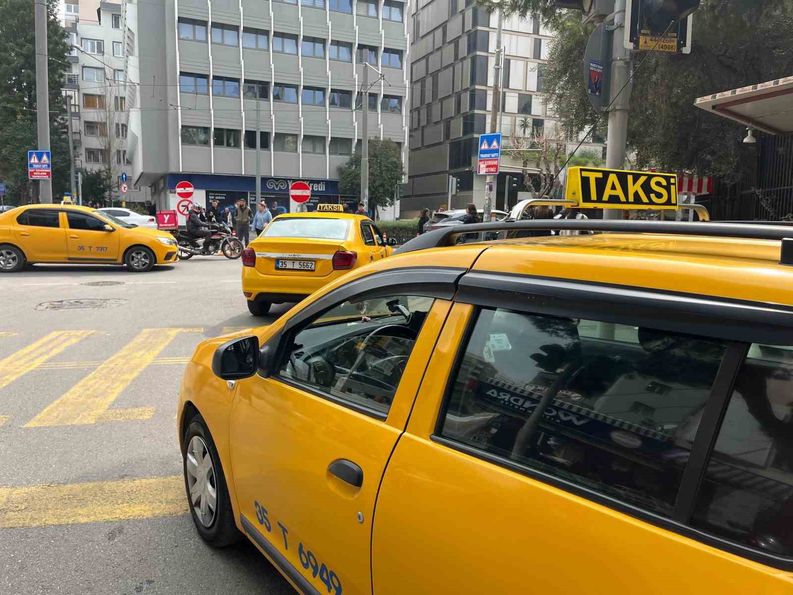 İzmir Şoförler Odası’ndan yeni taksi ihalesi açıklaması: "Sorun sayı değil, trafik"
