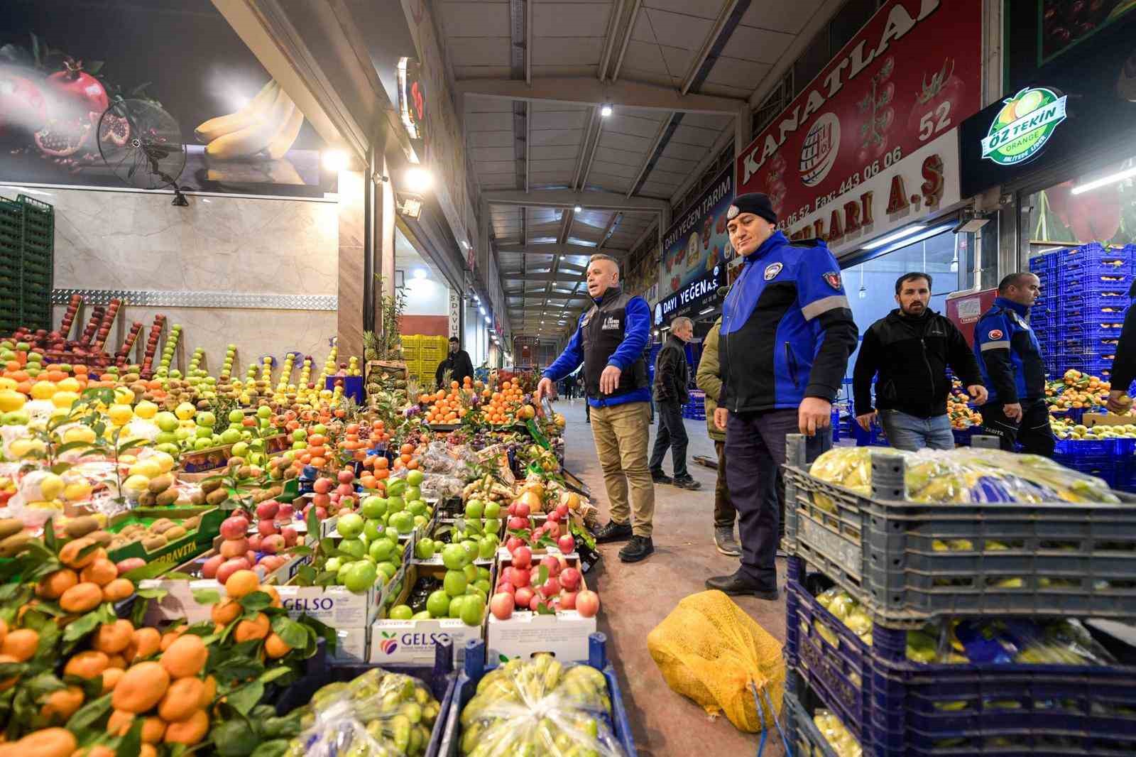 İzmir Su Ürünleri Hali 51 bin tonla rekor kırdı
