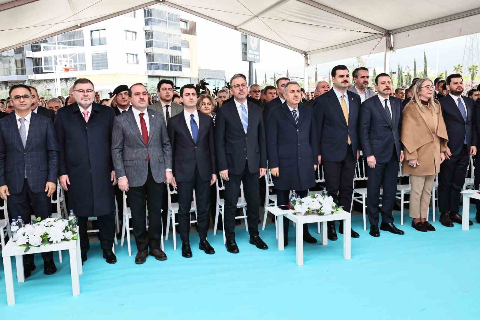 İzmir’de 1 milyar lirayı aşan yatırımla 20 yeni okul eğitime açıldı
